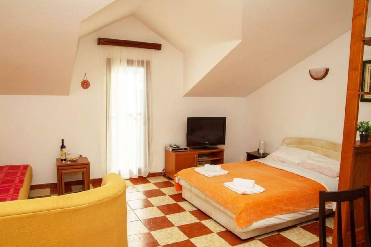 Apartmani Skver Sanja Херцег-Нови Экстерьер фото
