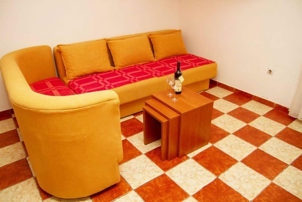 Apartmani Skver Sanja Херцег-Нови Экстерьер фото
