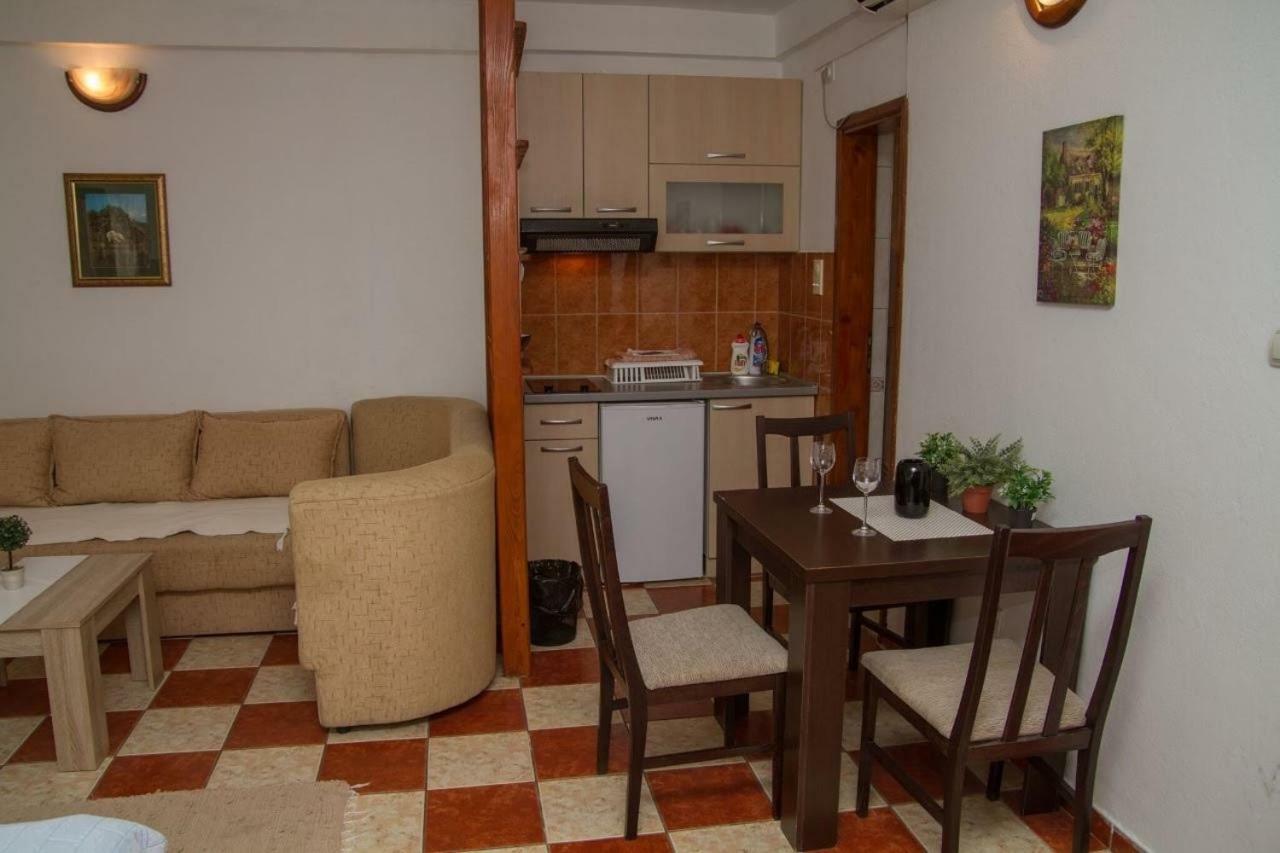 Apartmani Skver Sanja Херцег-Нови Экстерьер фото